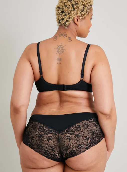 Black Lace Full Cup Bra - 44C