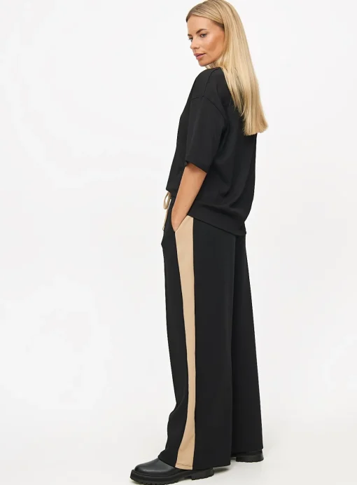 Black Textured Design T-Shirt 12
