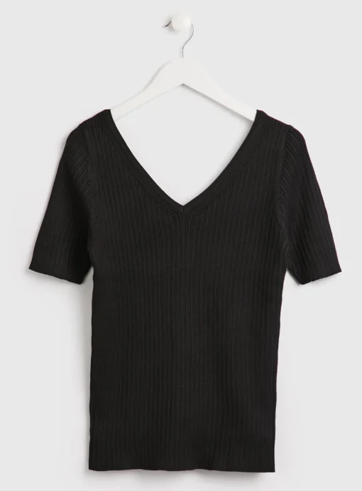 Black V-Neck & Back Ribbed T-shirt 24