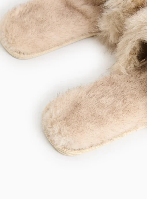 Cream Plush Faux Fur Sliders L