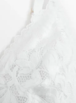 DD+ White Lace Non-Wired Bra 38E