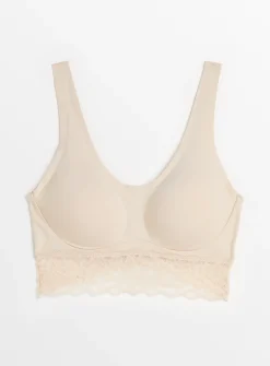 Flexform™ Beige Invisible-Finish Seamless Lace Bra 14