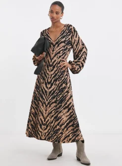 JD WILLIAMS Textured Jersey Seam Front Maxi Dress 12