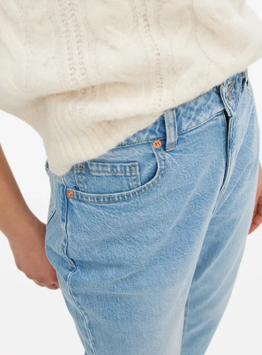 Light Rinse Denim High Rise Mom Jeans 22S