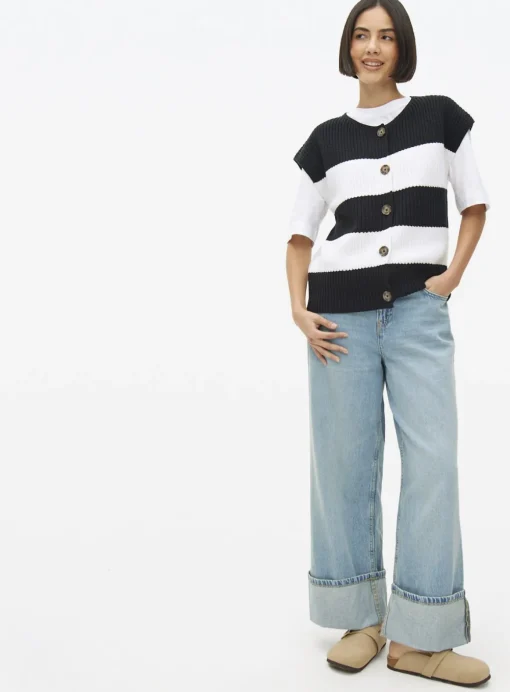 Mono Block Stripe Knitted Vest 12