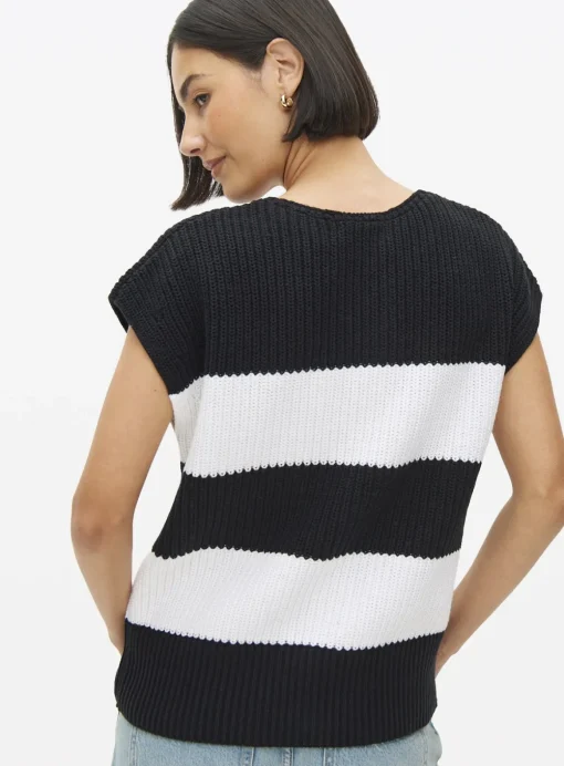 Mono Block Stripe Knitted Vest 12