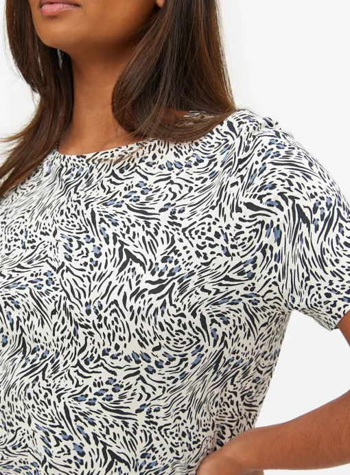 Mono Zebra Printed Regular Fit T-Shirt 8