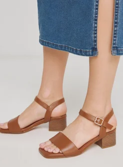 SIMPLY BE Classic Low Block Heel Barley There Sandal In Wide Fit Tan 6