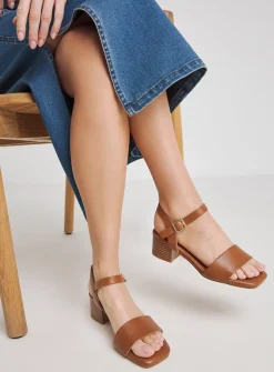 SIMPLY BE Classic Low Block Heel Barley There Sandal In Wide Fit Tan 6
