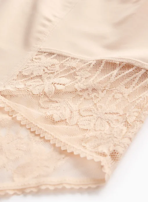 Smoothform™ Beige Firm-Control Lace Full Knickers 10