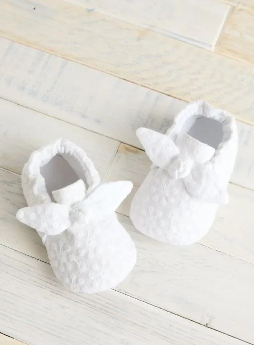 White Broderie Bow Shoes 12-18 months