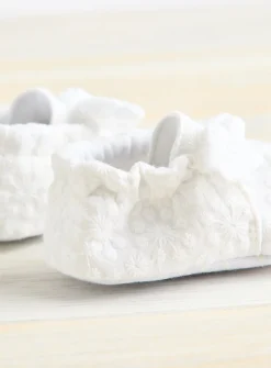 White Broderie Bow Shoes 12-18 months