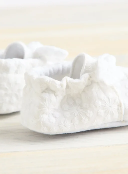 White Broderie Bow Shoes 12-18 months